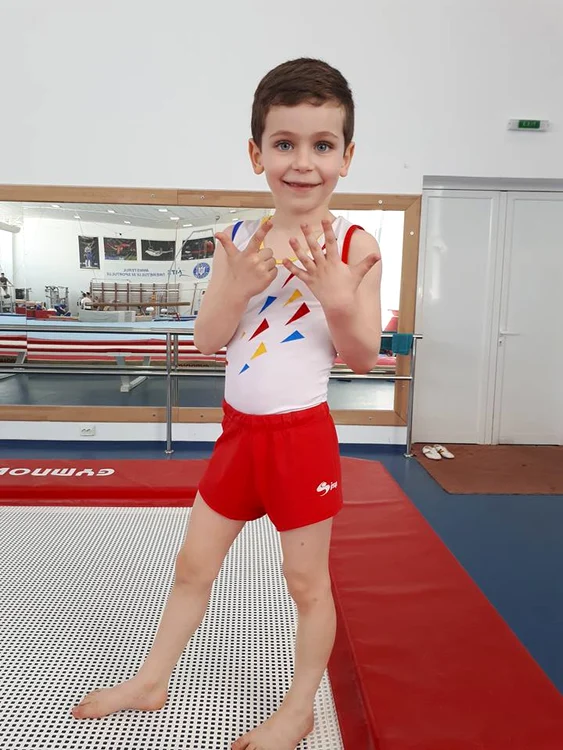 fiul lui Marius Urzica Alexandru Urzica gimnastica (14) jpeg