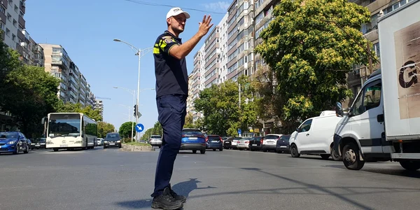 politist liviu novac intersectie jpg