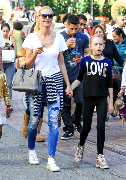 Heidi Klum Shopping At The Grove With Her Children jpeg