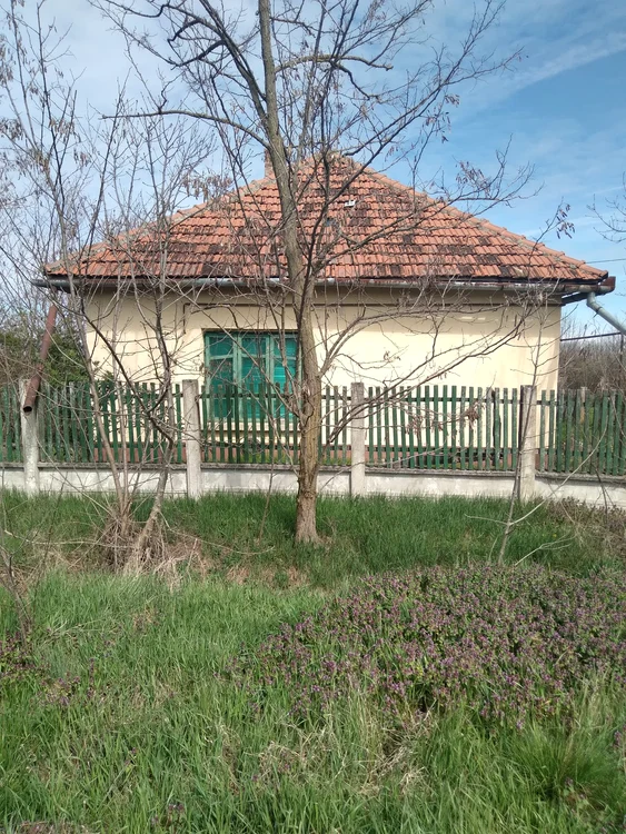 Casa care se vinde cu 7.000 de euro la câțiva kilometri de granița cu România