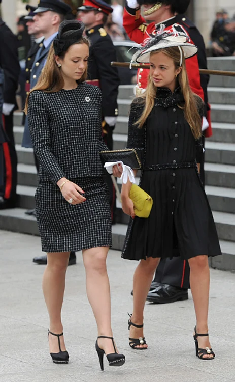 Amelia Windsor (dreapta), alături de sora sa, Marina
