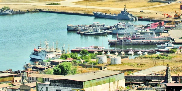 Un steag uriaş domină faleza din Baku