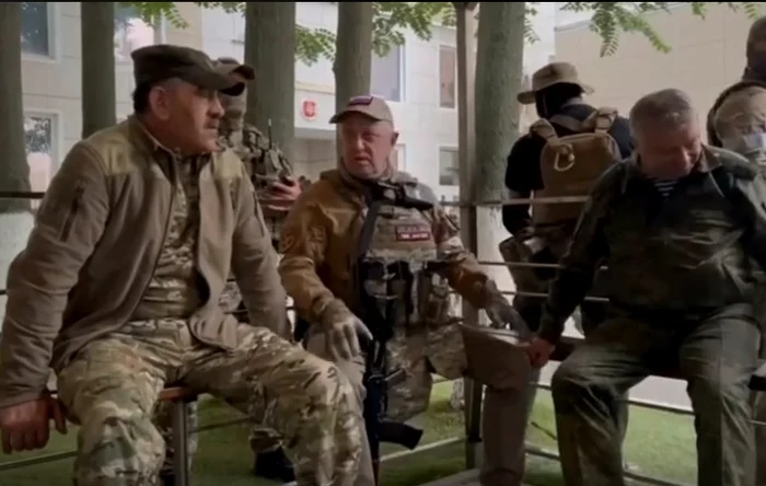 Prigojin, în mijlocul mercenarilor Wagner FOTO: captură video