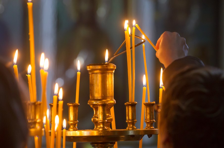 De ce în Săptămâna Luminată nu se îngenunchează. Ce semnificație are acest gest și de ce este interzis