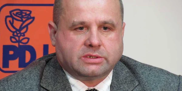 Botiş promite 43% la salariile bugetarilor până în 2014