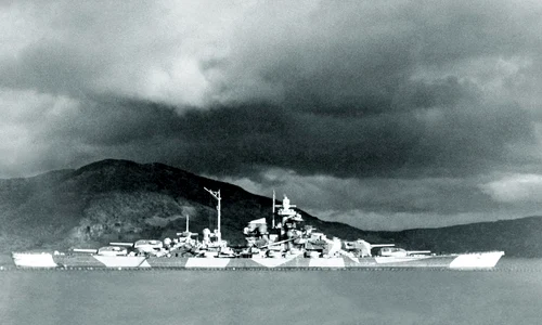 Cuirasatul Tirpitz (© Wikipedia)