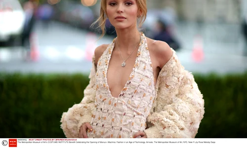 The Metropolitan Museum of Art's COSTUME INSTITUTE Benefit Celebrating the Opening of Manus x Machina: Fashion in an Age of Technology, Arrivals, The Metropolitan Museum of Art, NYC, New Y jpeg