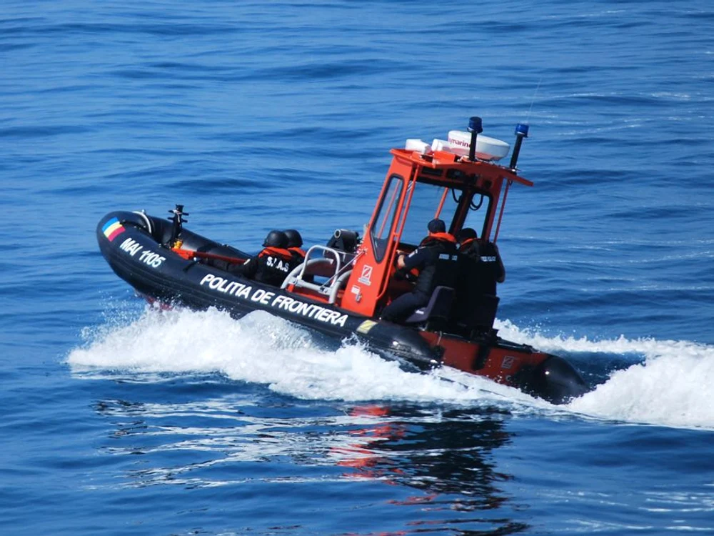 
    Şalupele rapide vor brazda fluviul în lung şi în latFoto: Poliţia de Frontieră  