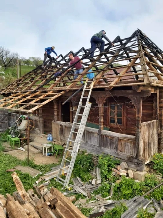 A mutat locuința din Maramureș în Cluj / foto: Facebook/Mihai Hossu