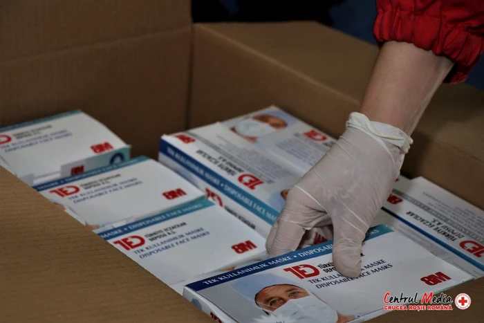 3 majestatea sa margareta cruceea rosie masti sanitare coronavirus 1 jpg jpeg