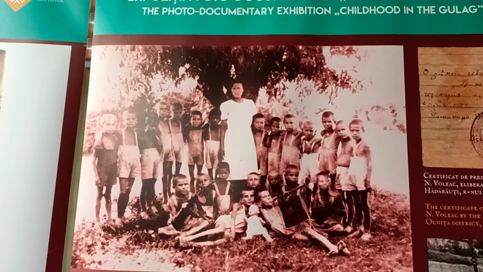 Expoziția Copilăria în Gulag la Vâlcea cu victimele rusificării din Basarabia Foto Daciana Stoica