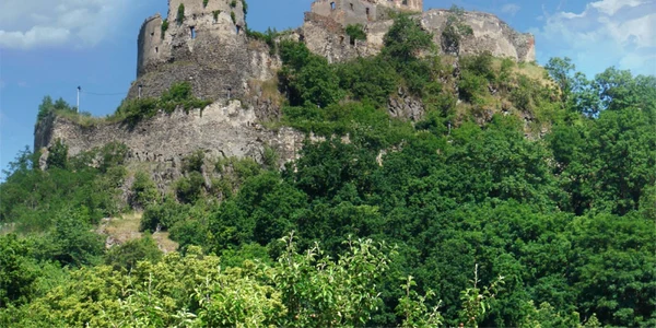 Cetatea Rupea este atestată documentar la 1357.