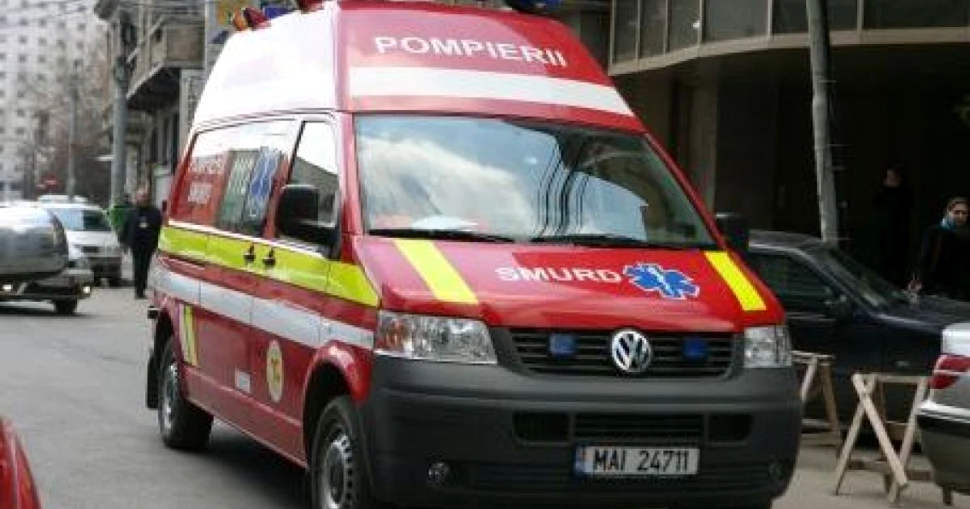 Braşov: Echipajul SMURD a încercat să o resusciteze pe femeie