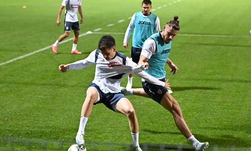 Antrenament nationala Romanie (Sportpictures) jpg