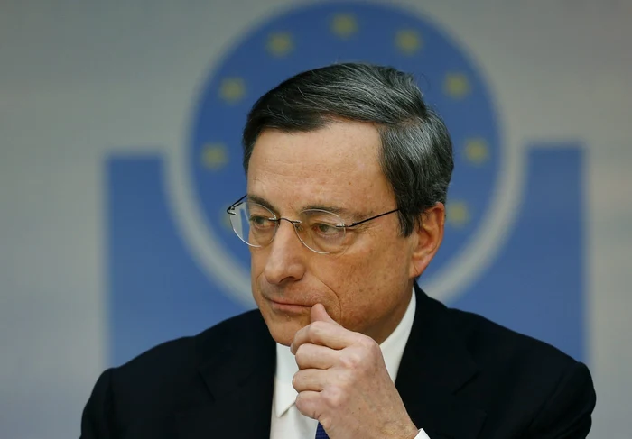 Mario Draghi, preşedintele Băncii Centrale Europene, lasă de înţeles că are soluţia miraculoasă pentru salvarea economiei europene FOTO Reuters