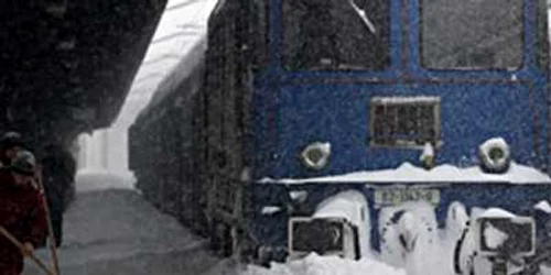 Trenurile au întârzieri din cauza ninsorilor