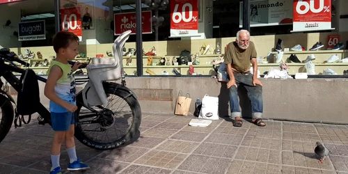 Omul cu cântarul FOTO Ștefan Cojocnean
