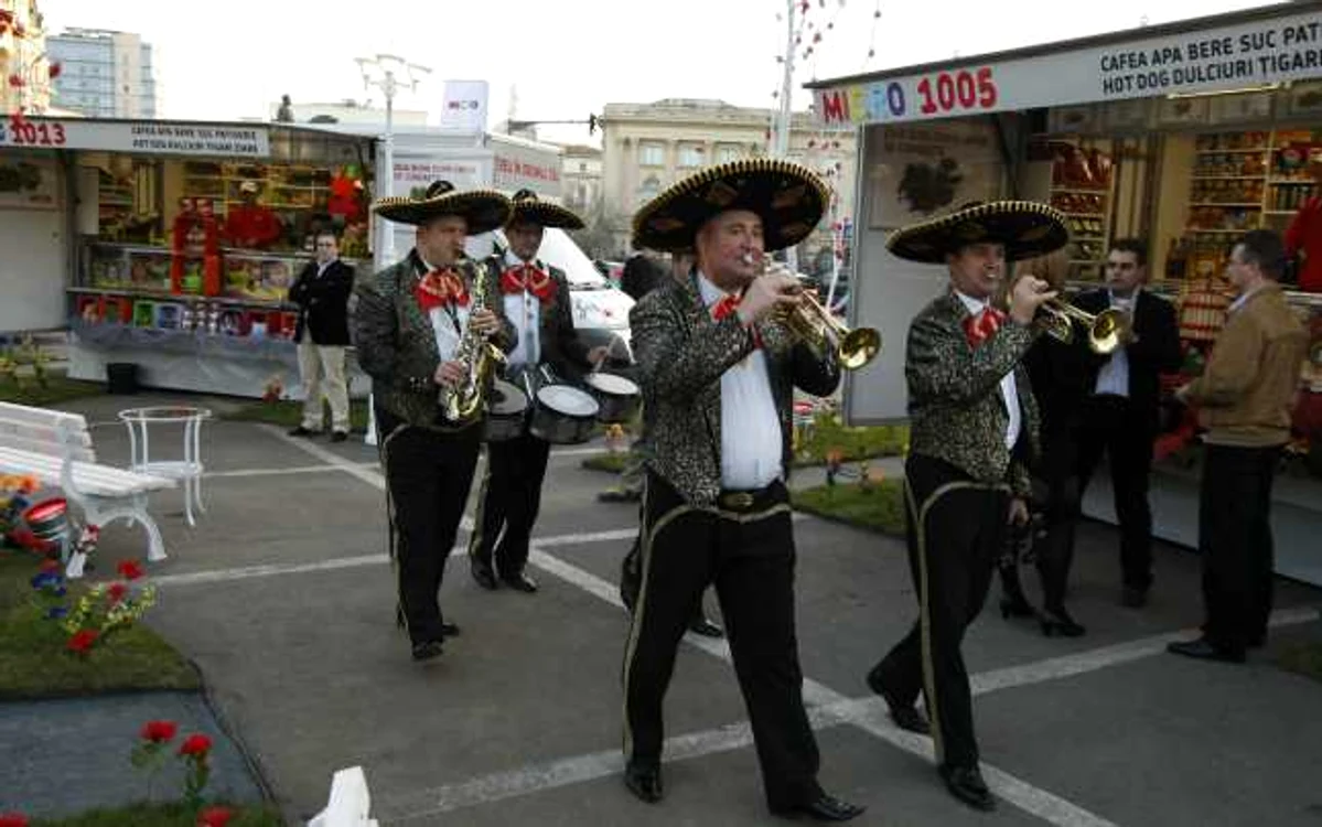 Orchestra Los Platanos a făcut atmosferă în Parcul Mic.ro