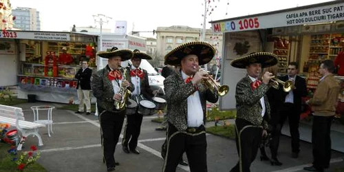 Orchestra Los Platanos a făcut atmosferă în Parcul Mic.ro