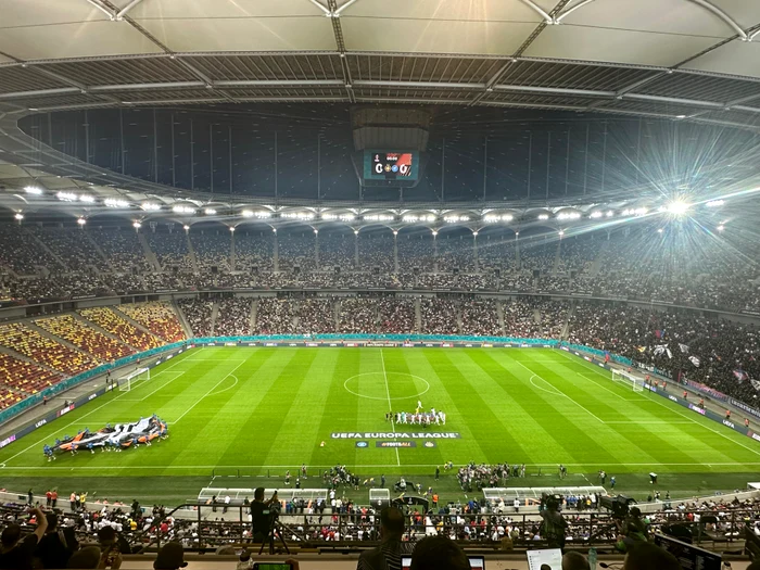 Atmosferă frumoasă la startul partidei, pe Arena Națională. Foto Adevărul