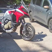 un motociclist din italia a fost ucis de un urs pe transfagarasan animalul ucigas a tras victima in padure 986183 jpg
