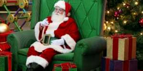 Moş Crăciun aşteaptă scrisorile