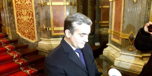 Castelul Peleş a deschis cartea de condoleanţe pentru Regele Mihai 