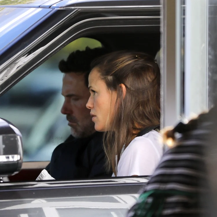 
    Jennifer Garner și Ben Affleck, prost dispuși după cearta avută după cina de Ziua Recunoștinței Foto: Profimedia  