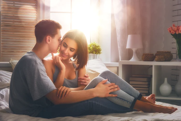 Femeile se gândesc mereu cu teamă la ceea ce va gândi partenerul lor atunci când le va vedea dezbrăcatefoto: 123RF