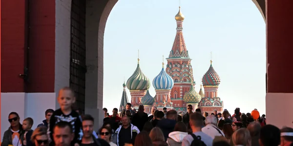 rusi oameni piata rosie moscova foto epa efe