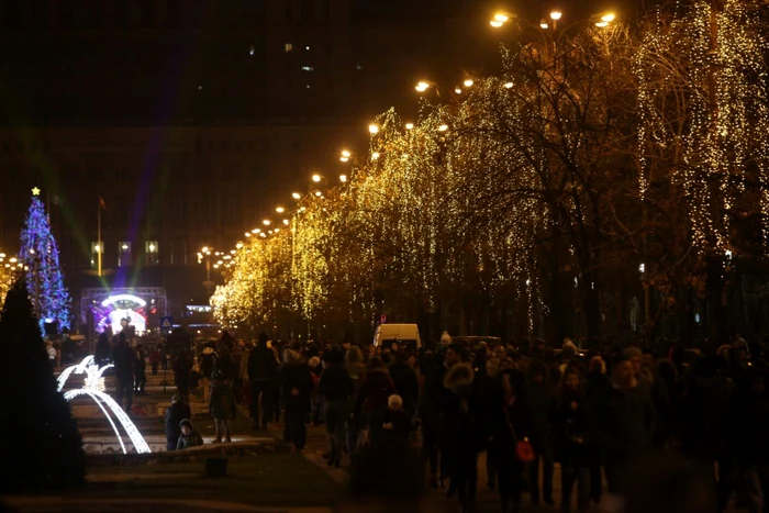 Luminite de Craciun Piata Constituţiei 2016. FOTO Sever Gheroghe