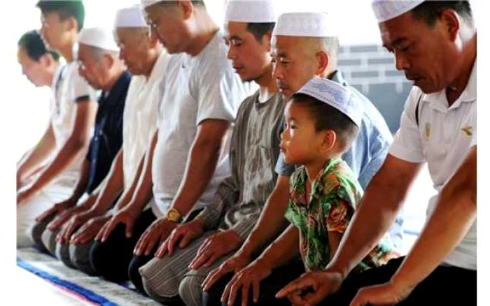 Chinezi sărbătorind Ramadanul. FOTO AFP