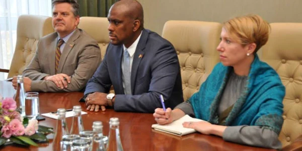 ambasador sua hogan
