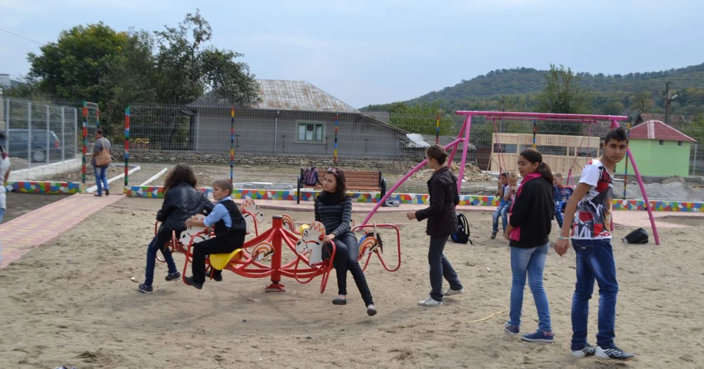 Loc de joacă pentru copii FOTO CJT