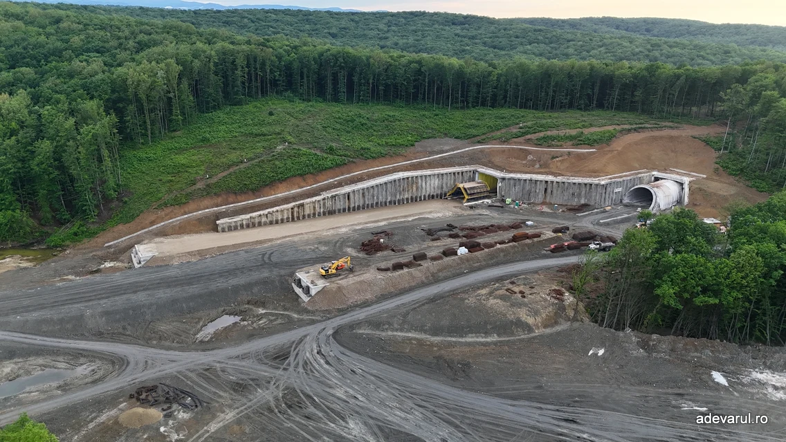 Șantier Autostrada Lugoj Deva, secțiunea Margina Holdea, cu tuneluri, mai 2026  Foto Danirl Guță ADEVĂRUL (46) JPG