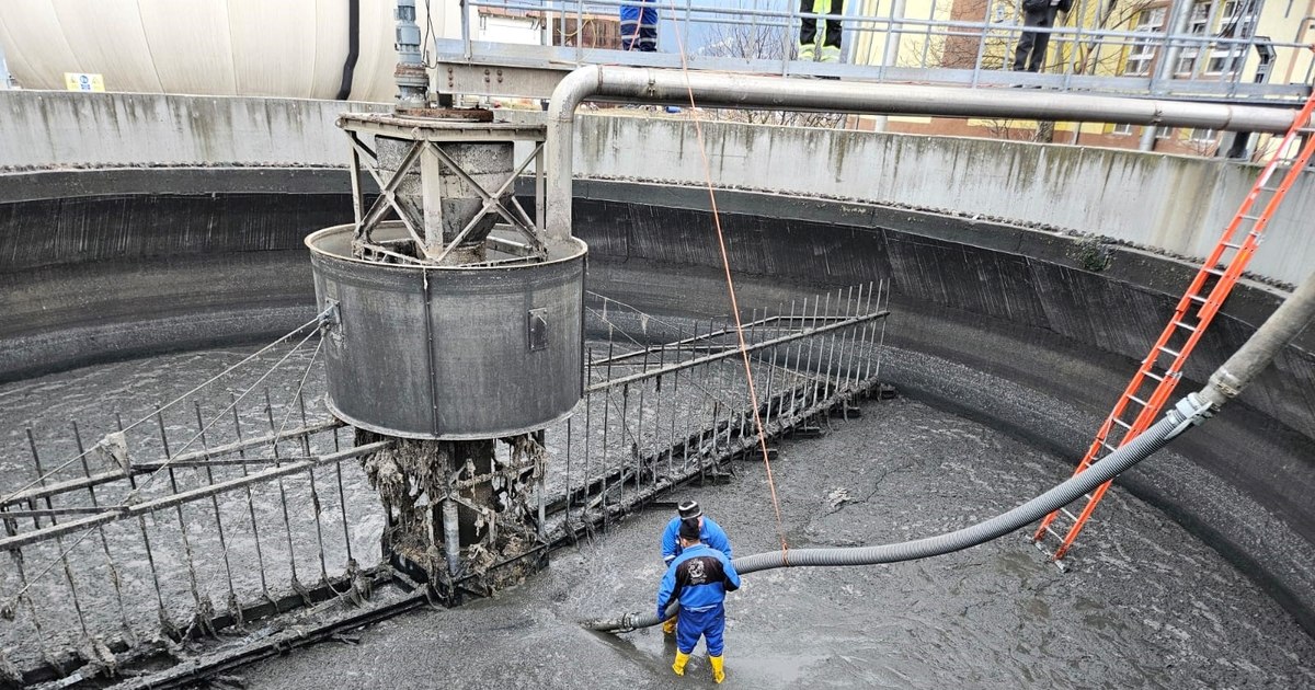 Brașovenii își pun în pericol aprovizionarea cu apă din cauza șervețelelor umede.