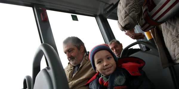 Primarul Gheorghe Ciuhandu a venit cu nepotul şi soţia la inaugurarea autobuzelor