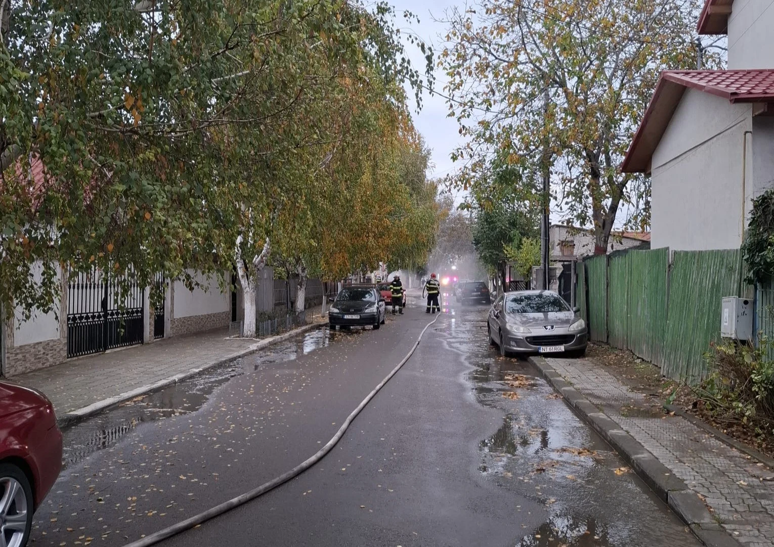 Alertă în Năvodari după ce o șoferiță a rupt o conductă de gaz: 30 de case, evacuate. „Toată lumea spunea să fug”