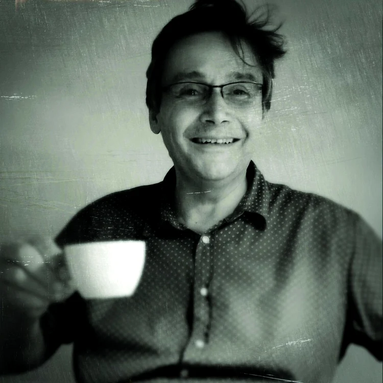 Fotograful Andrei Bîrsan   FOTO: Dinu Lazăr şi imagini din albumul "Iubita mea Mihaela", de Andrei Bîrsan