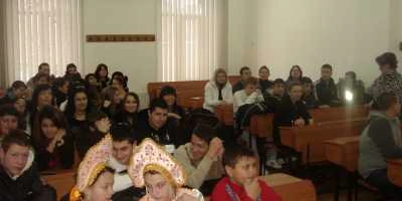 Zeci de copii din şcolile partenere au participat la lansarea proiectului