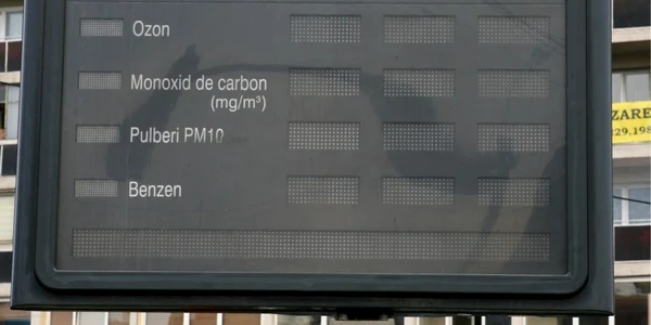 Indicii de poluare sunt afişaţi din oră în oră pe panouri