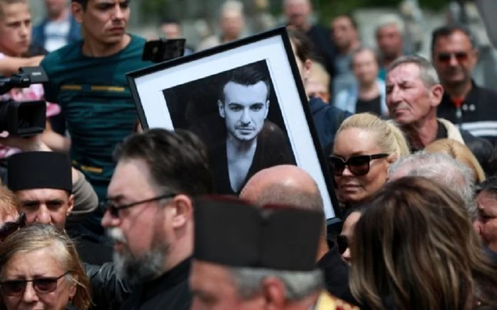 4 razvan ciobanu inmormantare 1 jpg jpeg