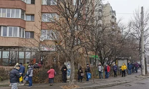 La Sectorul 6, coada se întindea afară pe zeci de metri jpeg