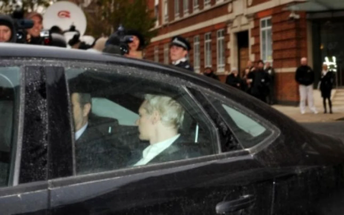 Assange ajunge la tribunal