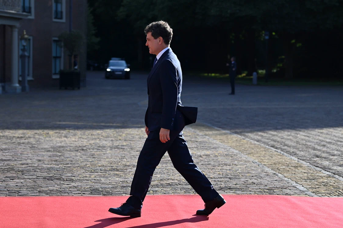 Șeful statului a urmărit slujba la televizor FOTO Inquam Photos / Eduard Vînătoru