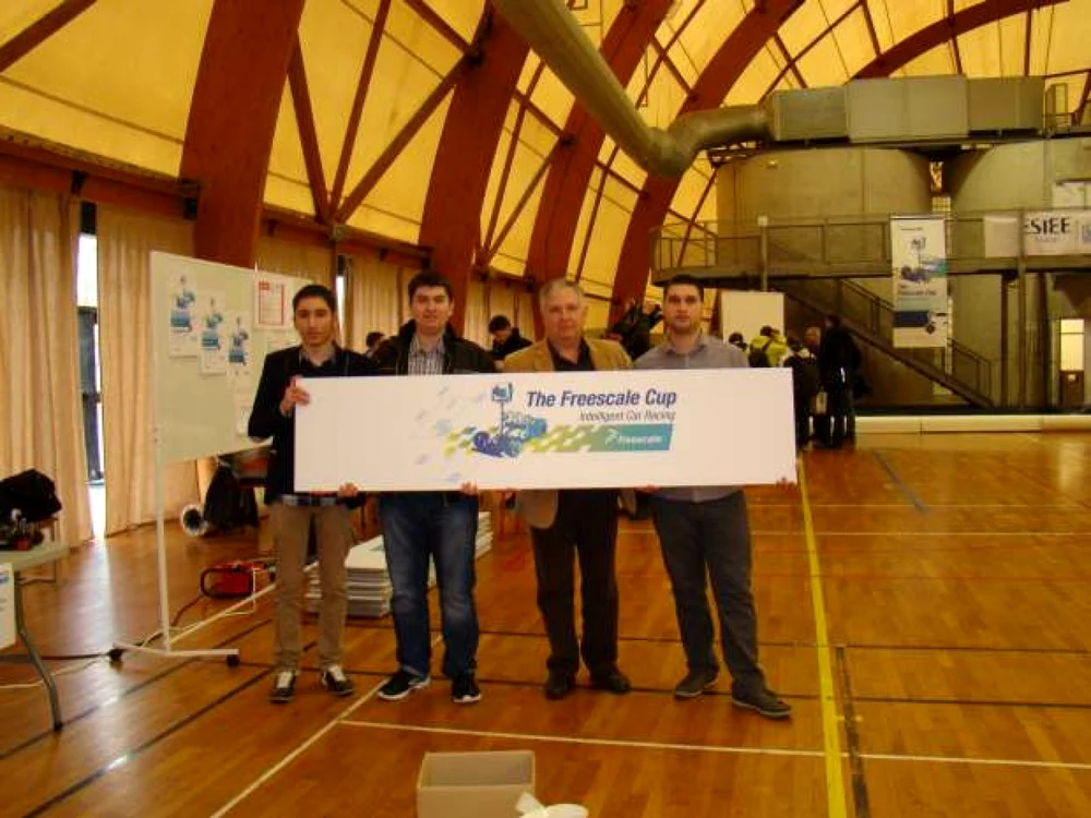 Studenţii din Craiova sunt mândrii de premiul pe care l-au obţinut la concursul de inventică