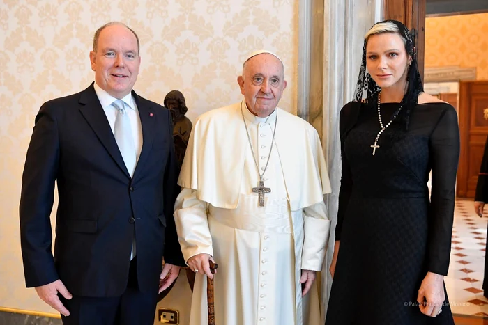 Charlene și Albert la Papa Francisc jpg