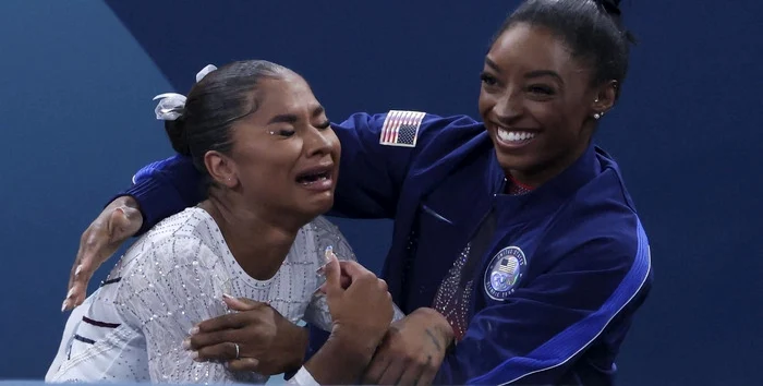 Jordan Chiles și Simone Biles, reprezentatele SUA în finala de la sol. Foto Getty images