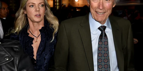 clint eastwood si iubita lui christina sandera foto guliver/getty images