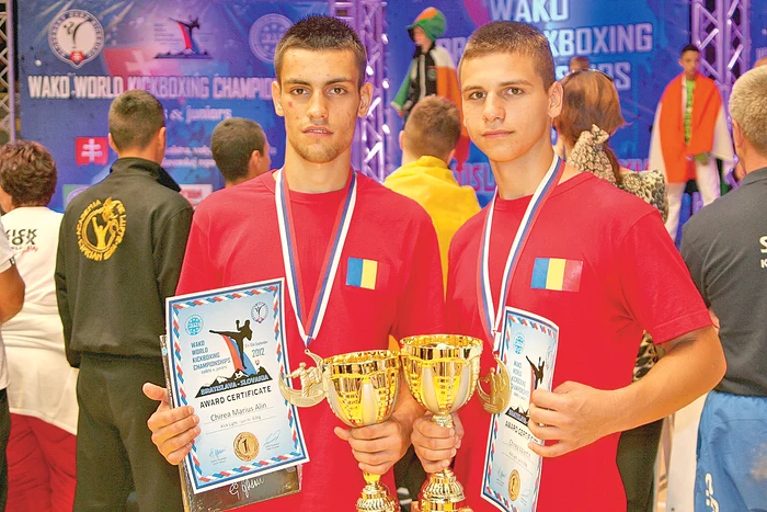 
    Alin şi Valentin Chirea  